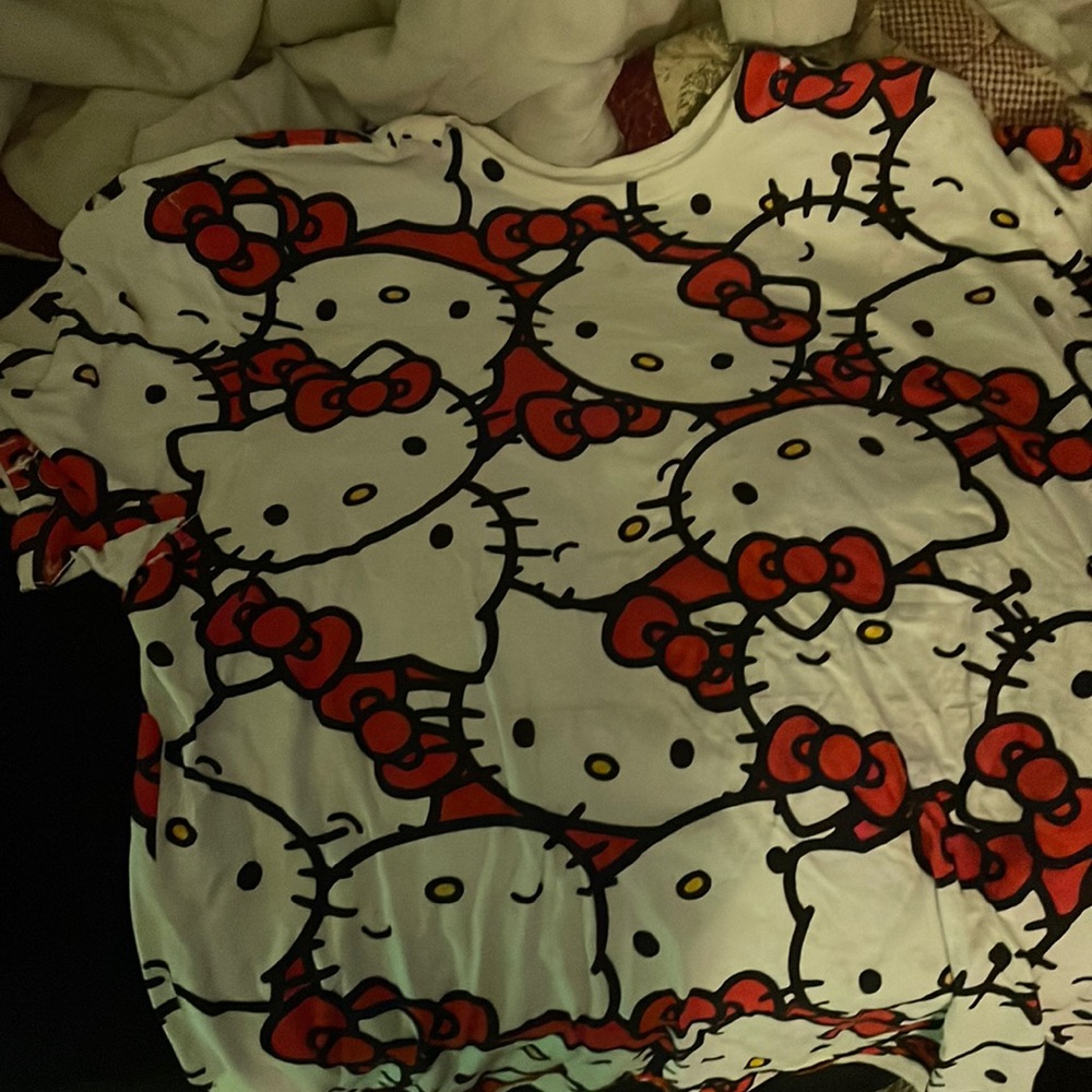 hello kitty t